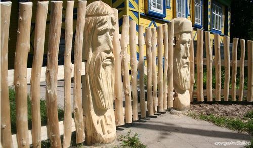 Установка деревянных столбов